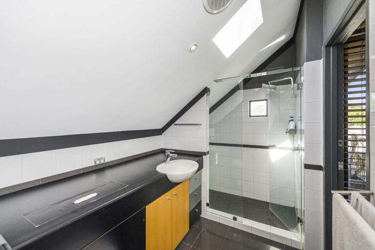 14 / 200 Rokeby Road gallery