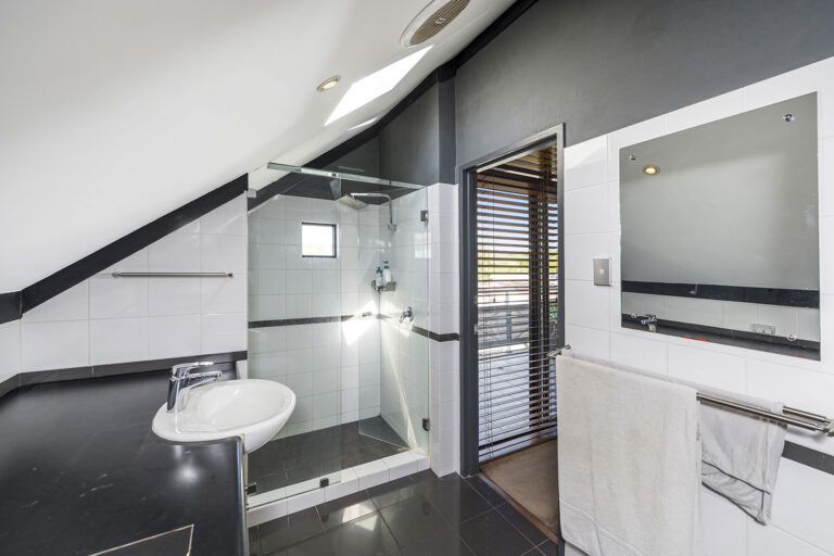 14 / 200 Rokeby Road gallery