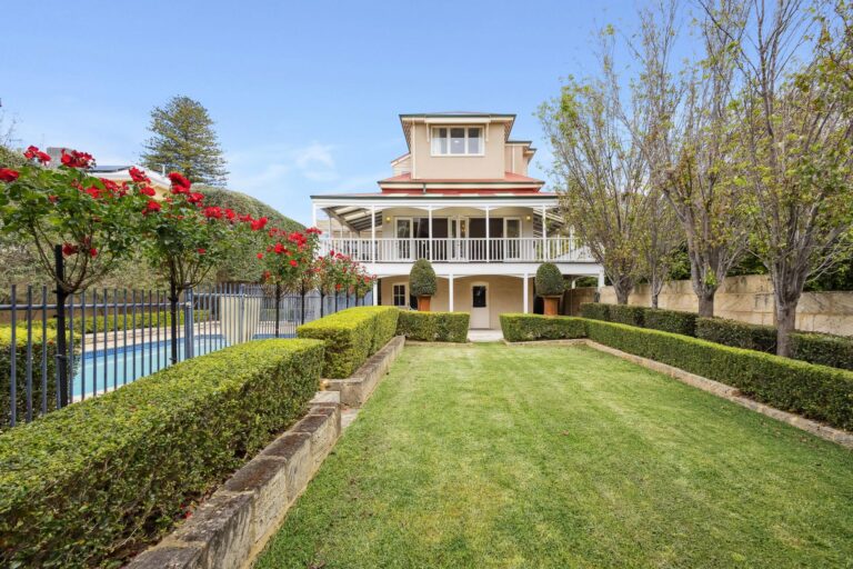 3 Keane Street gallery