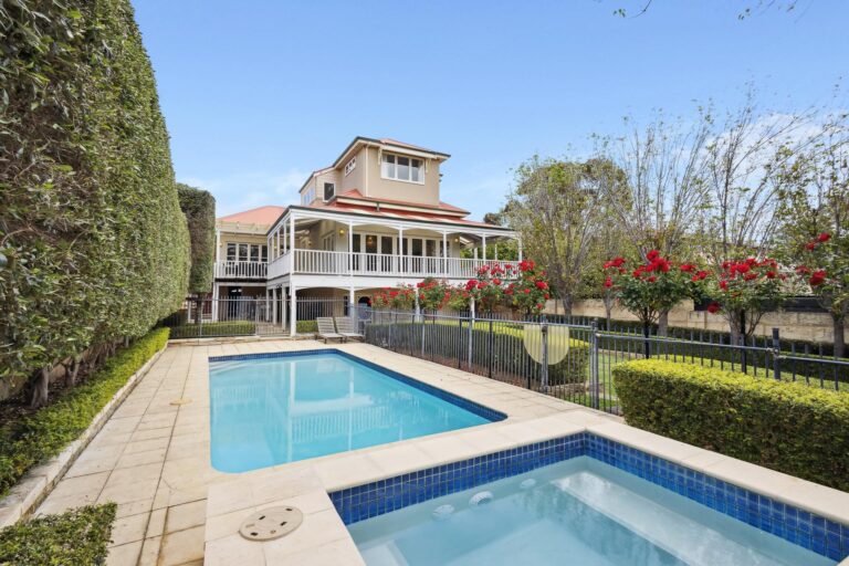 3 Keane Street gallery