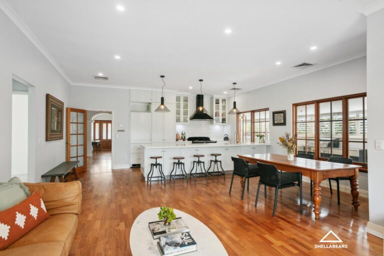 46 Strickland Street gallery