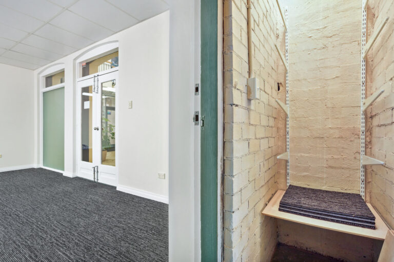 2/145 Stirling Highway gallery