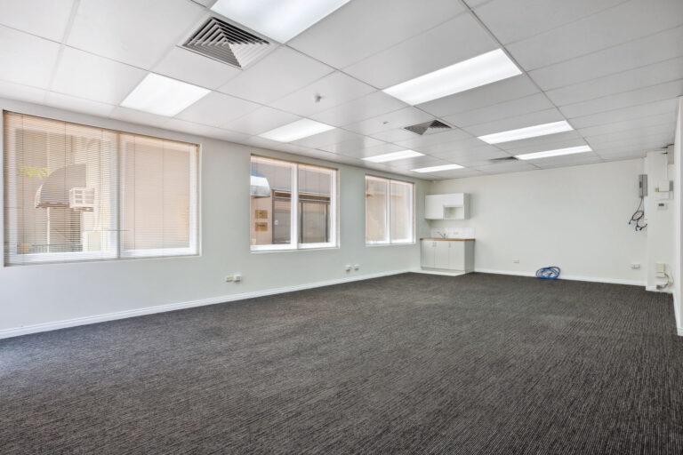 2/145 Stirling Highway gallery