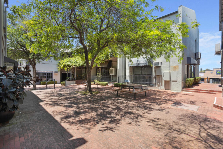 2/145 Stirling Highway gallery