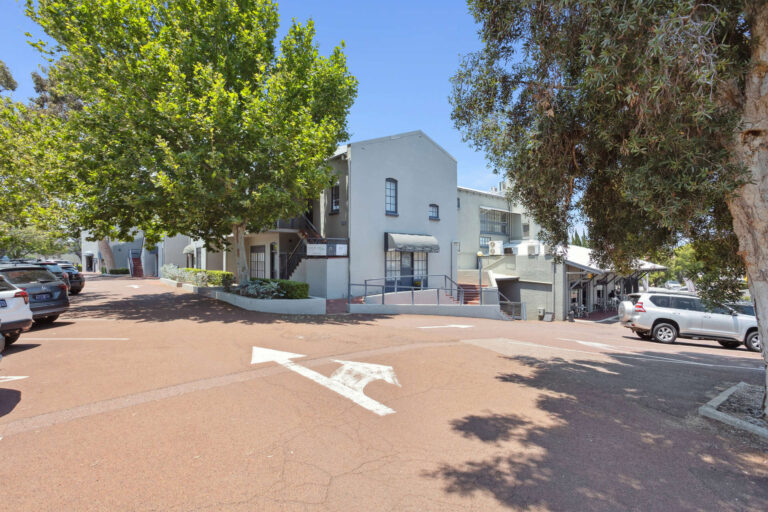 2/145 Stirling Highway gallery