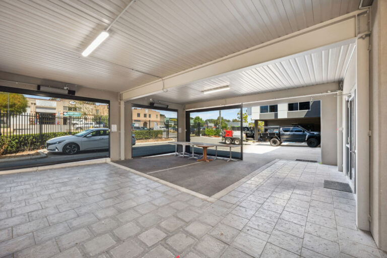 1/15 Bowen Street gallery