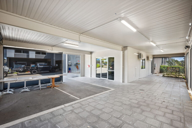 1/15 Bowen Street gallery