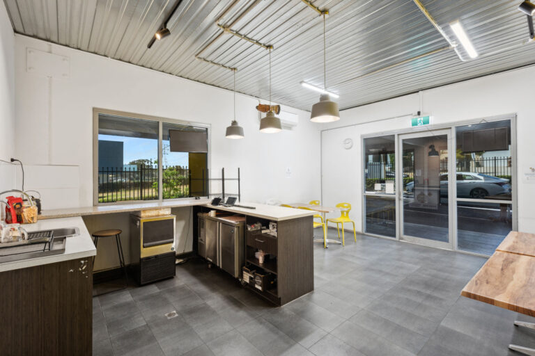 1/15 Bowen Street gallery