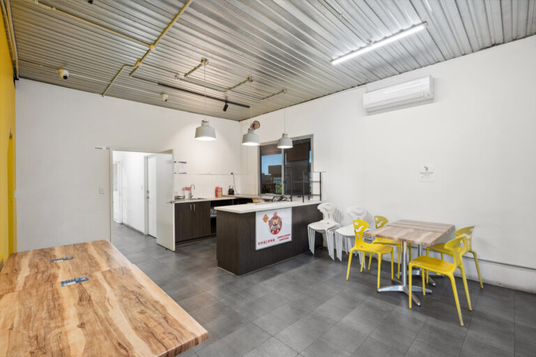 1/15 Bowen Street gallery