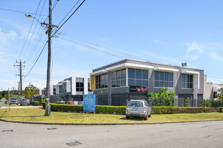 1/15 Bowen Street gallery