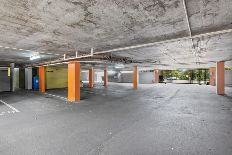 13/18 Stirling  Highway gallery