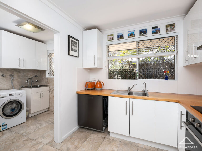 15 Adderley Street gallery