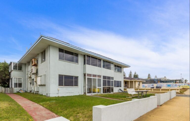 5/74 Marine Parade gallery