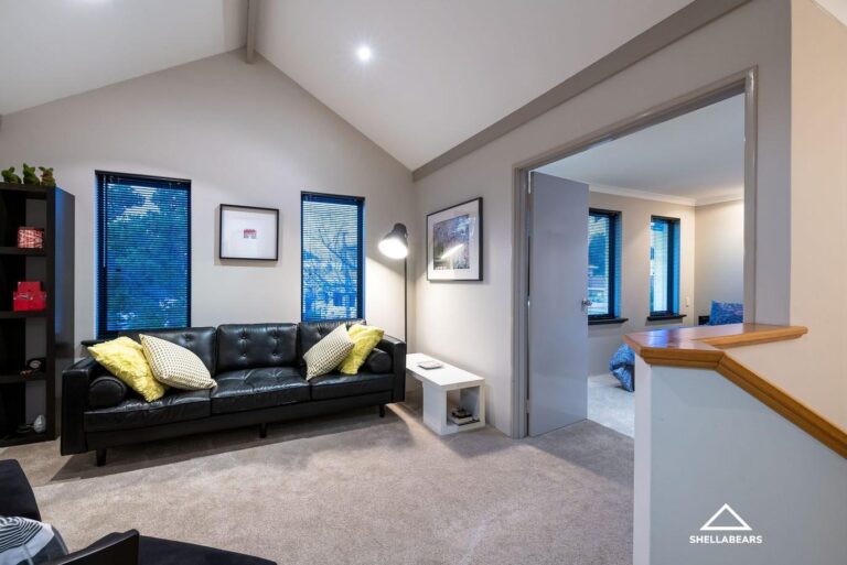 25 Bourke Street gallery