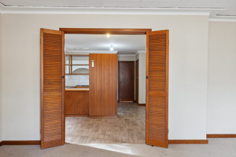 17 Wellington Parade gallery