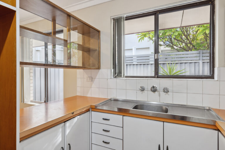 17 Wellington Parade gallery