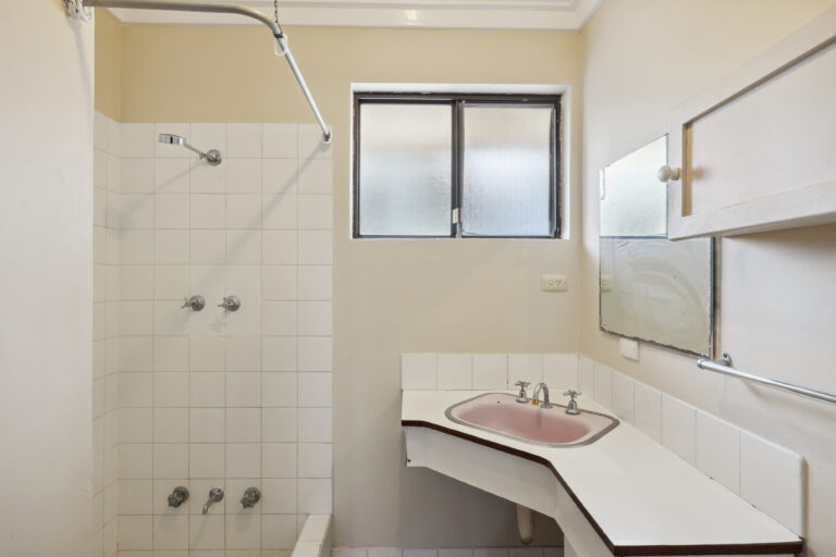 17 Wellington Parade gallery