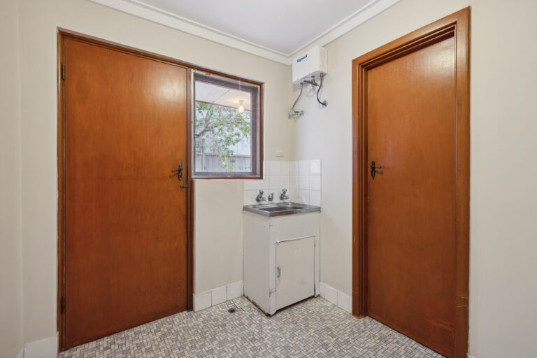 17 Wellington Parade gallery