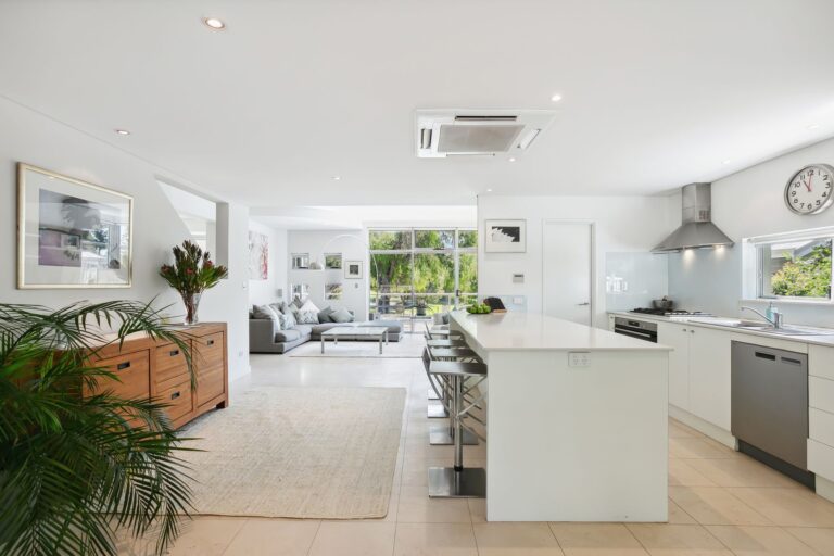 5 Mitford Street gallery