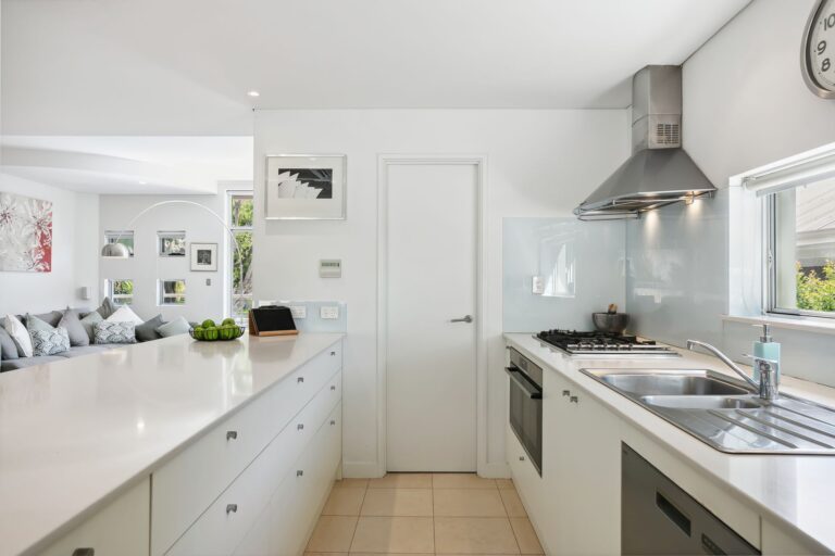 5 Mitford Street gallery