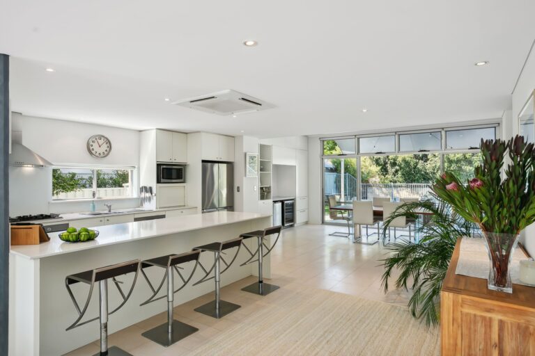 5 Mitford Street gallery