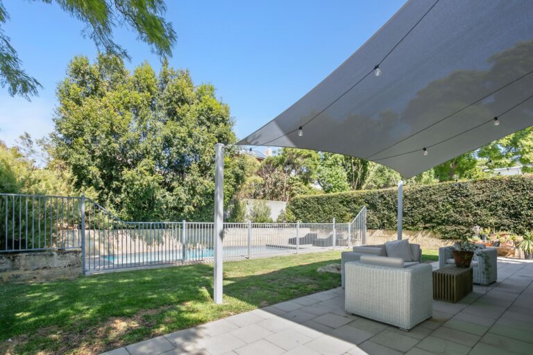 5 Mitford Street gallery