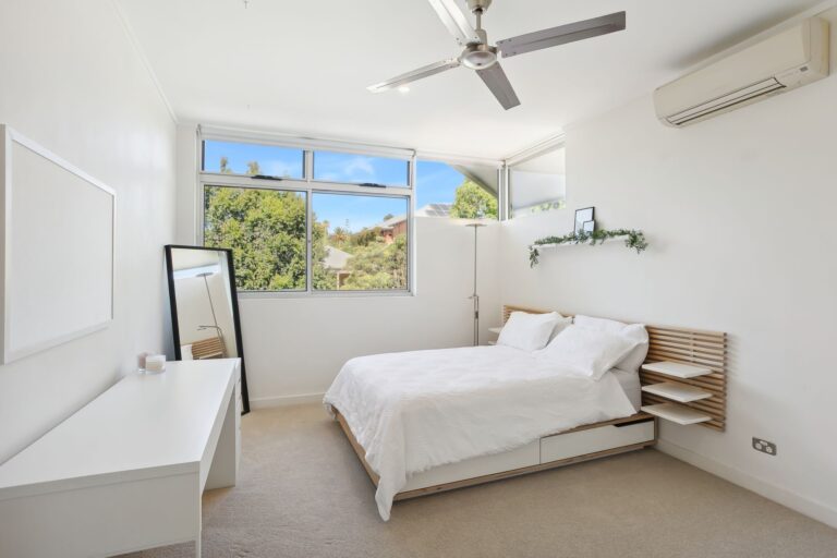 5 Mitford Street gallery