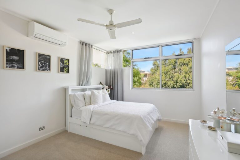 5 Mitford Street gallery