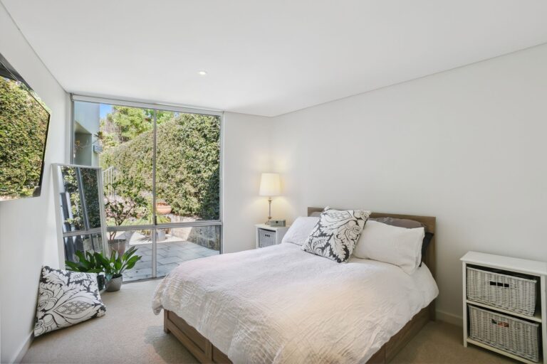 5 Mitford Street gallery