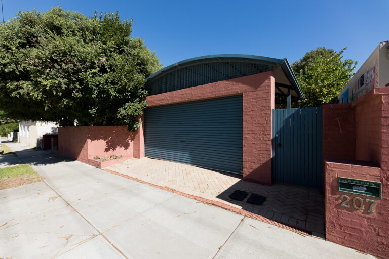 207 Curtin Avenue gallery