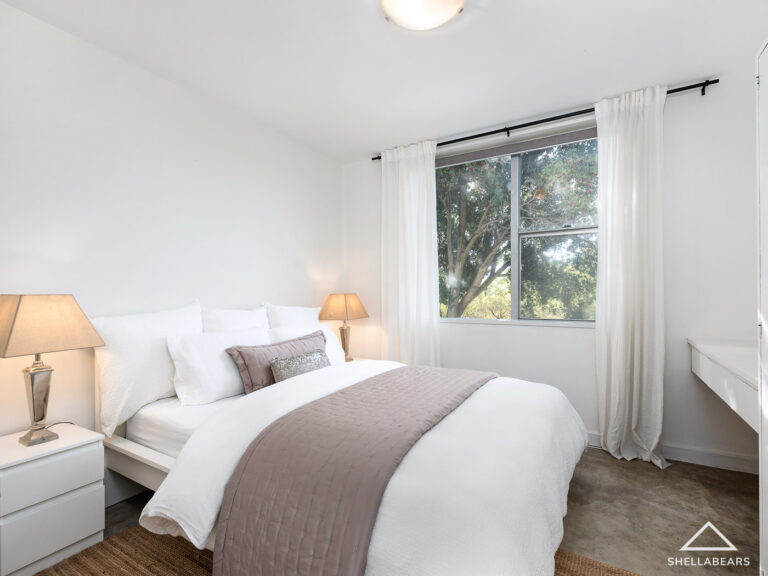 14/27 St Leonards Street gallery