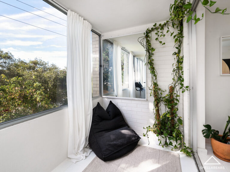 14/27 St Leonards Street gallery