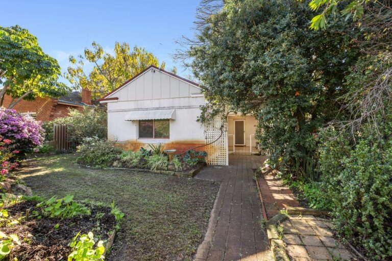 1A Second Avenue gallery