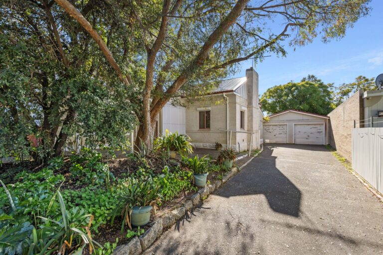 1A Second Avenue gallery