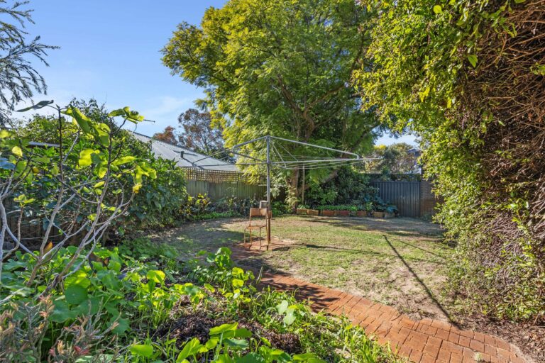 1A Second Avenue gallery