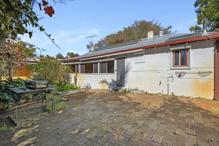 1A Second Avenue gallery