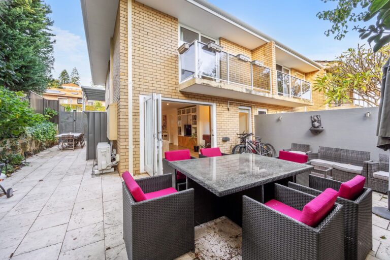 15/30 Wellington Street gallery