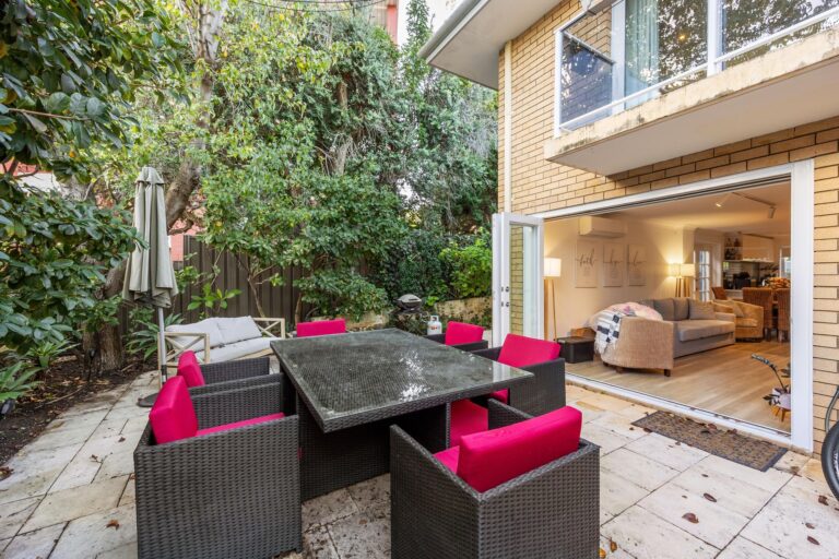 15/30 Wellington Street gallery