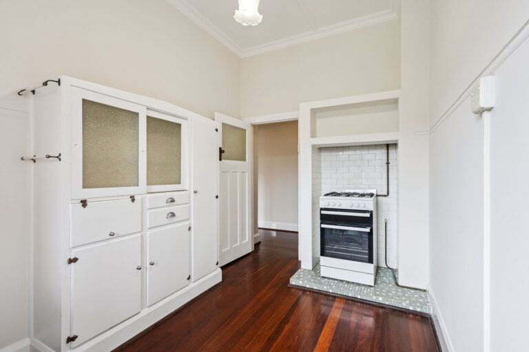2/59 Stirling Highway gallery