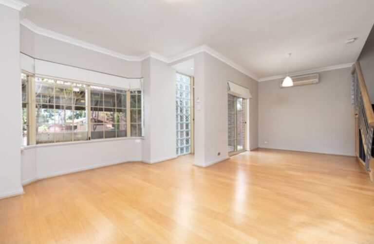 6 Hamilton Street gallery
