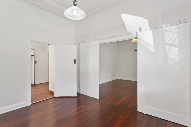 19 Bedford Street gallery