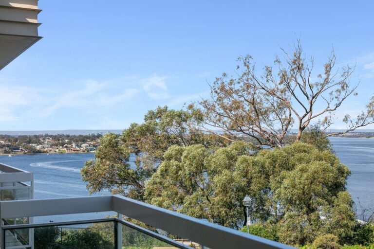 12/24 Richardson Street gallery