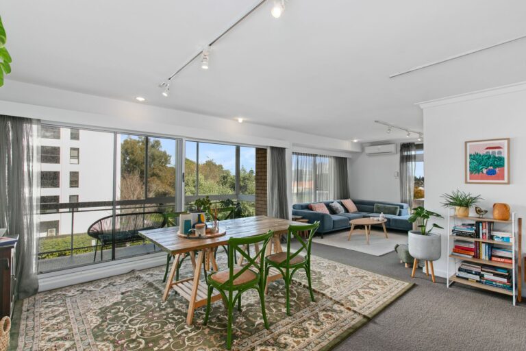 12/24 Richardson Street gallery