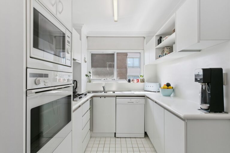 12/24 Richardson Street gallery