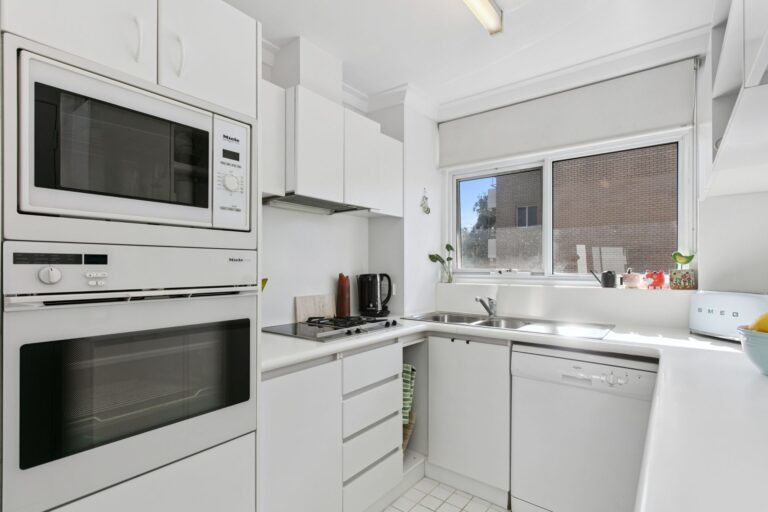 12/24 Richardson Street gallery