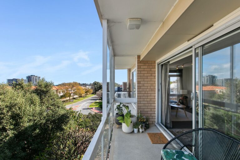 12/24 Richardson Street gallery