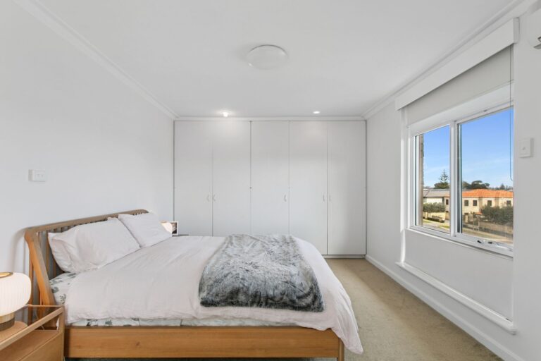 12/24 Richardson Street gallery