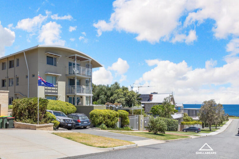 8/11 Rosendo Street gallery