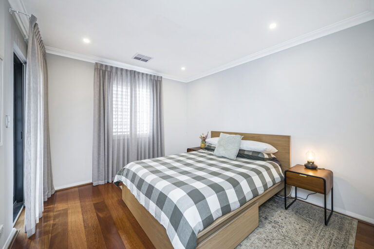 6 / 222 James Street gallery