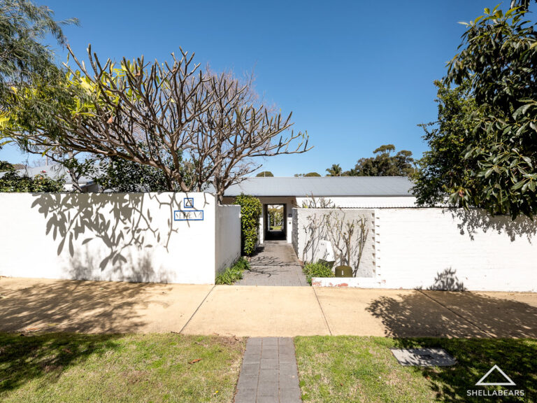 8/21 Anstey Street gallery